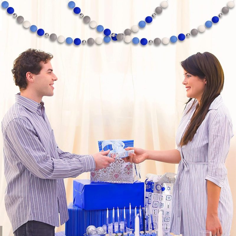 Hanukkah Pom Pom Garlands_04